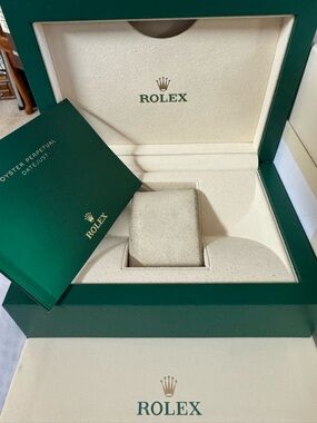 Rolex 💯% Authentic empty presentation storage box with manual booklet-PRICE FIRM